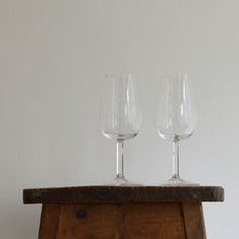 Load image into Gallery viewer, Port Wine Glass by Álvaro Siza
